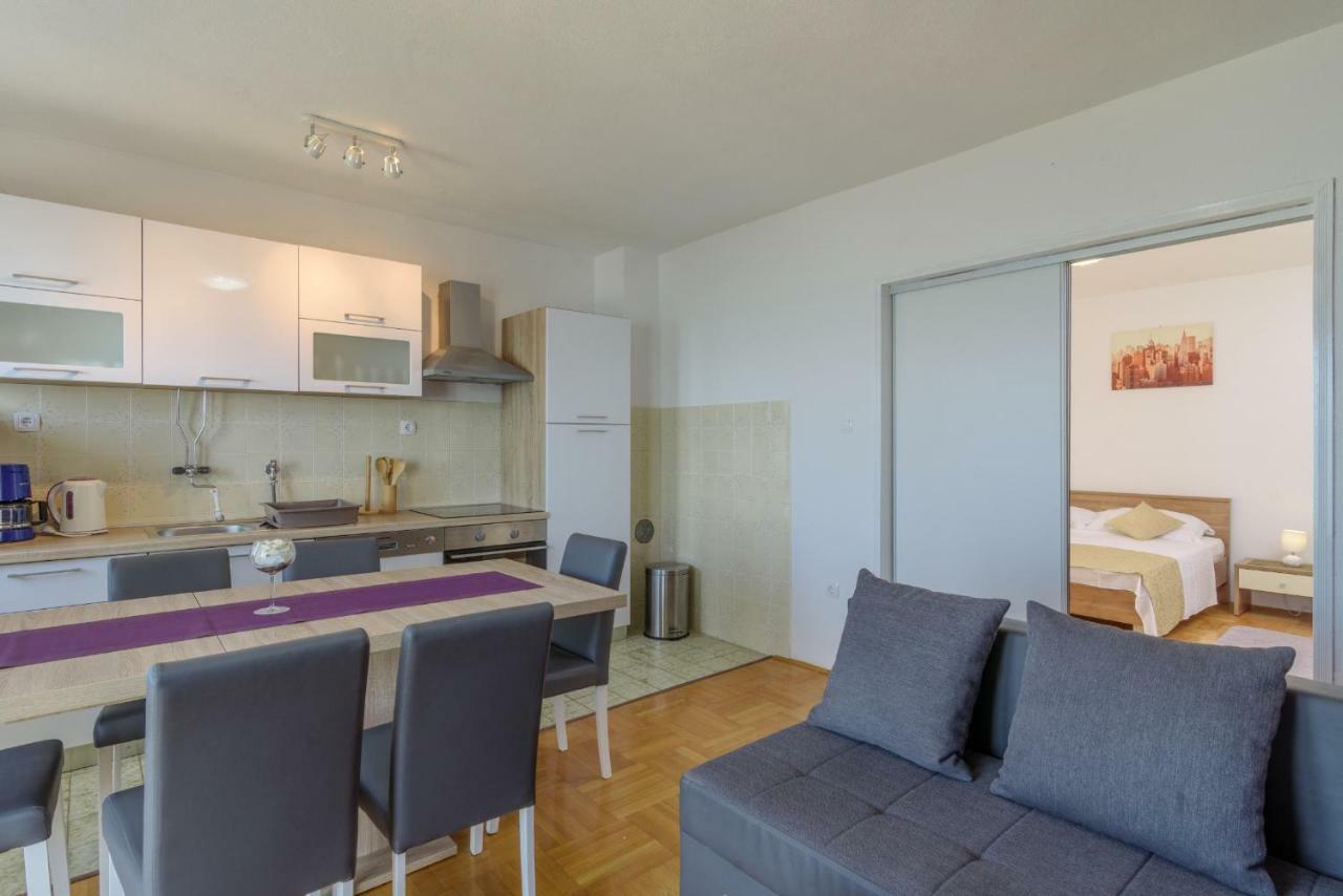 Renic Apartmani Kaštela Eksteriør billede
