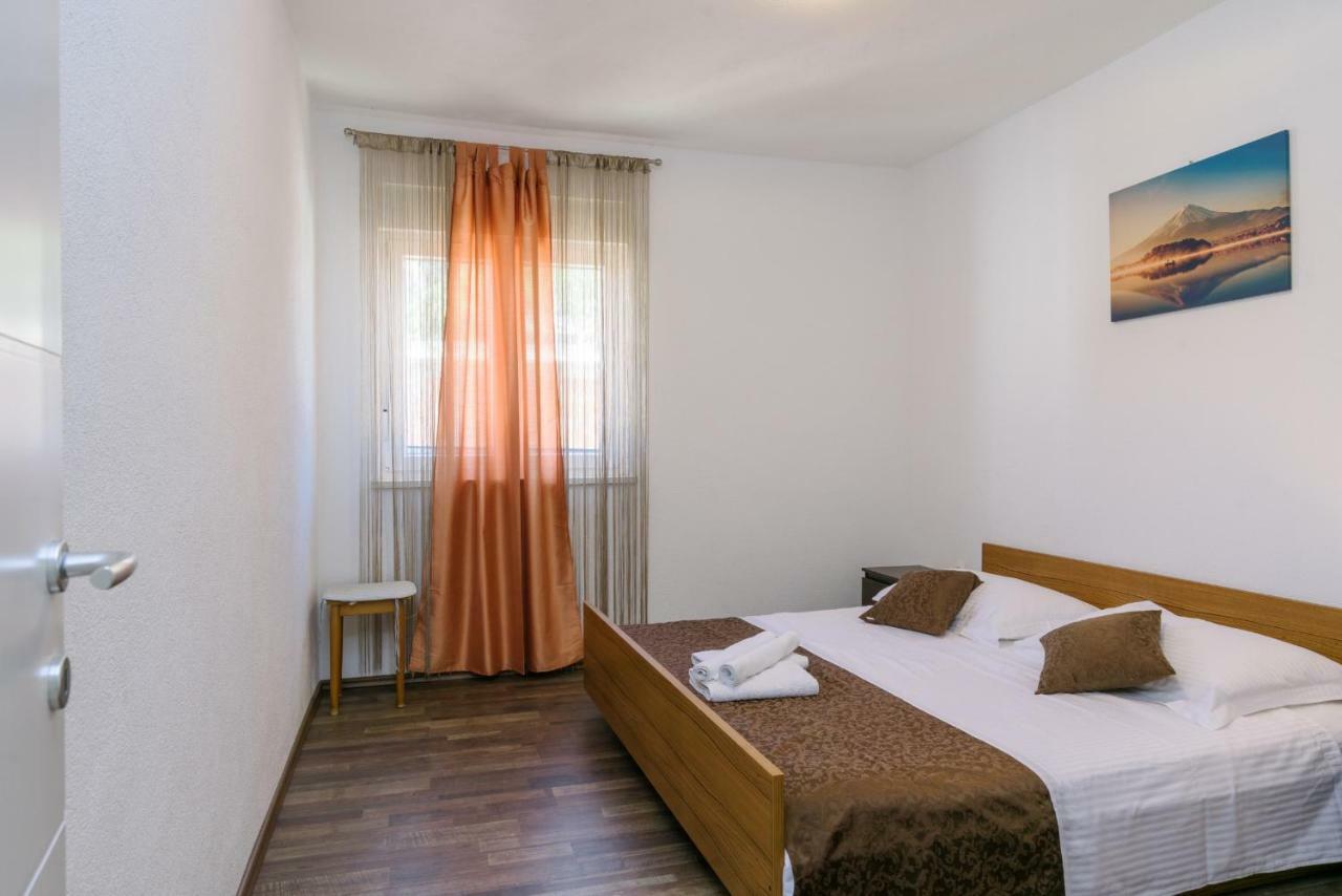 Renic Apartmani Kaštela Eksteriør billede